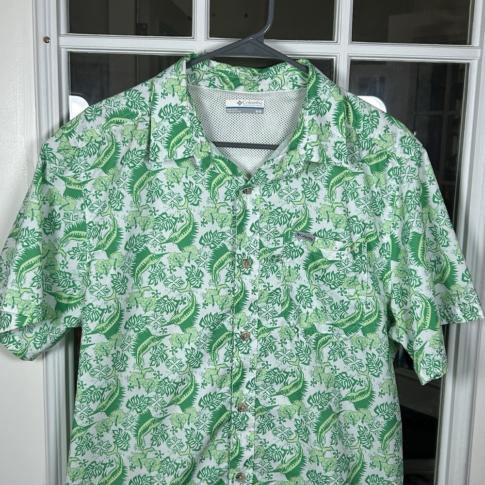 Columbia PFG Performance Fishing Gear Green Tropical Hawaiian Print Medium